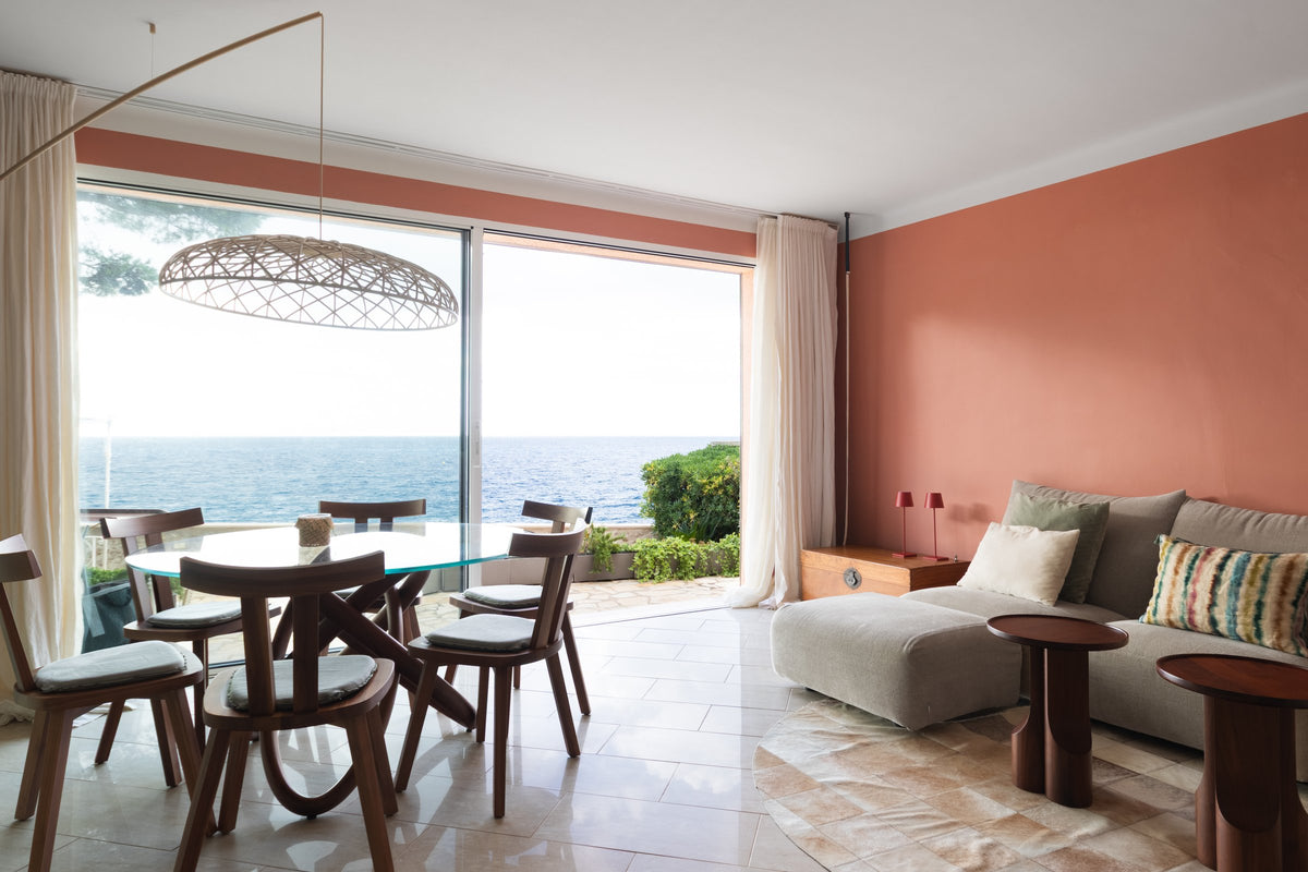 Table à manger devant les baies vue mer, villa à Cap-d'Ail