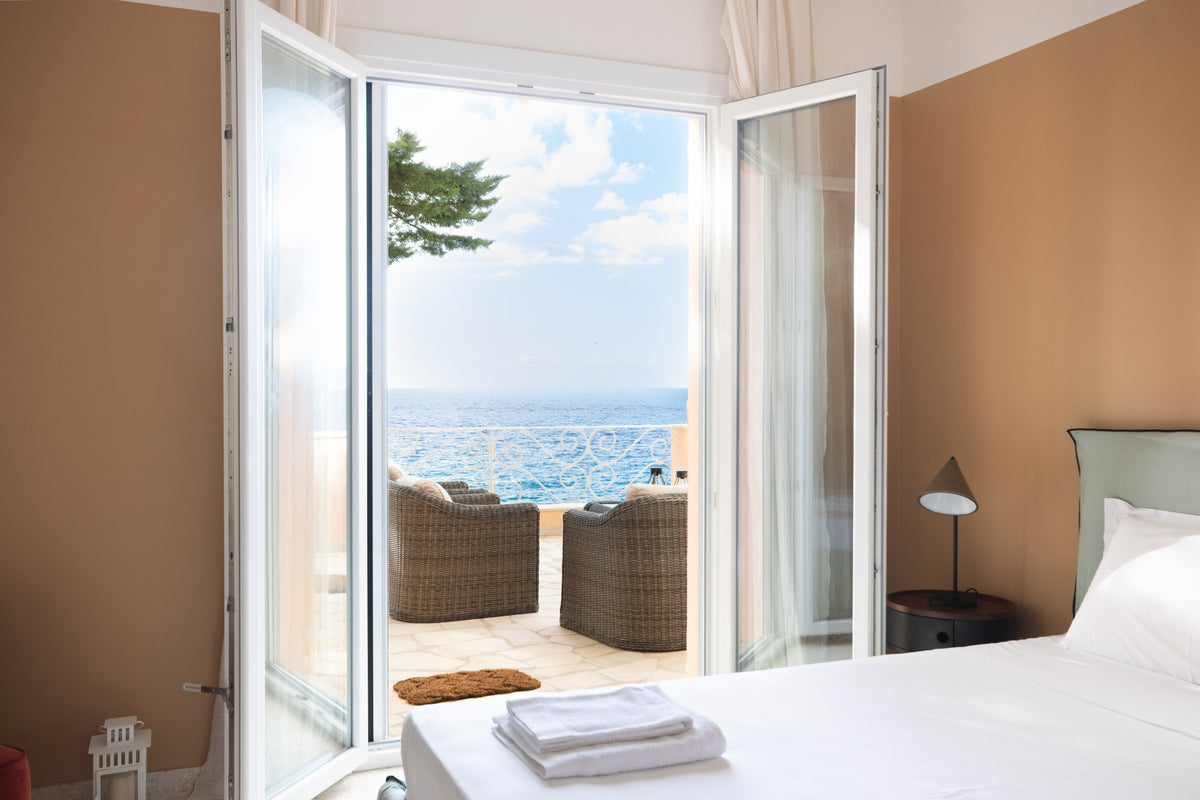 Chambre ouverte sur la terrasse, villa à Cap-d'Ail