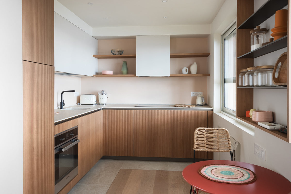 Cuisine en bois, villa à Cap-d'Ail