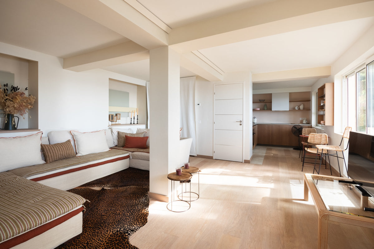 Salon blanc, villa à Cap-d'Ail